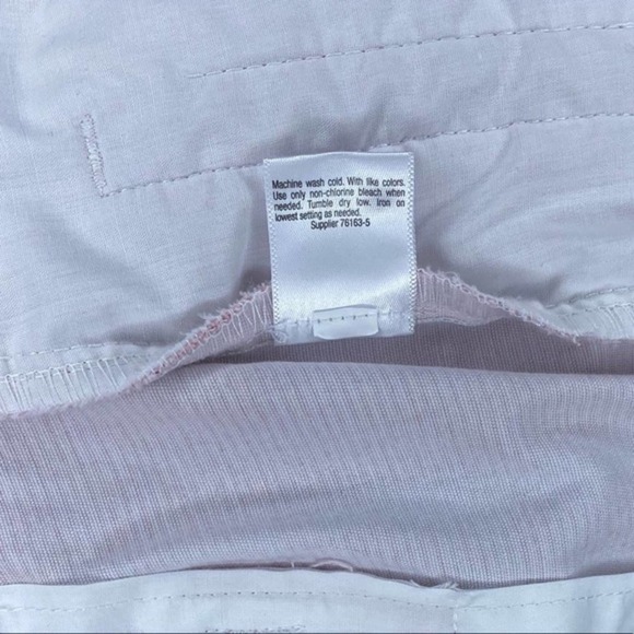 A.n.a. Twill Red & White Striped Shorts Size 4 - Picture 6 of 7